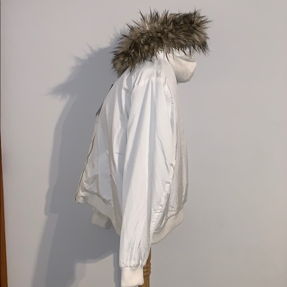 💕SOLD💕 WHITE FAUX FUR HOODIE BOMBER JACKET - Picture 7 of 8